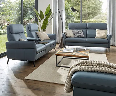 Natura Home Fresno Sofa mit Relaxfunktion und USB Anschluss in Leder blau
