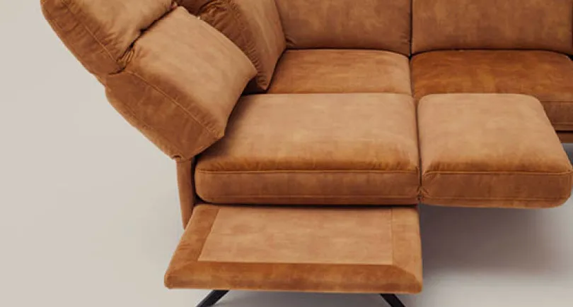 Braunes Sofa mit drehbarer Sitzfläche