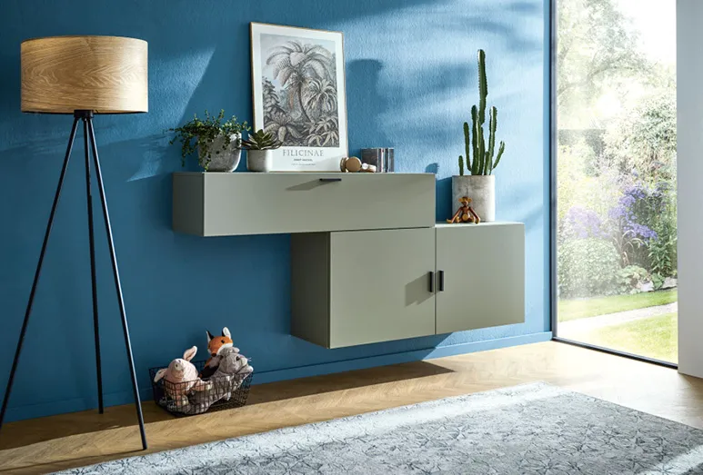 Mit Fraben verleihen Sie Ihrem Wohnzimmer einen ganz individuellen Touch. Ob Sie sich nun für eine farbige Wand oder Möbel in einer schönen Farbe entscheiden oder vielleicht auch einfach für beides – das bleibt Ihrem Geschmack überlassen.