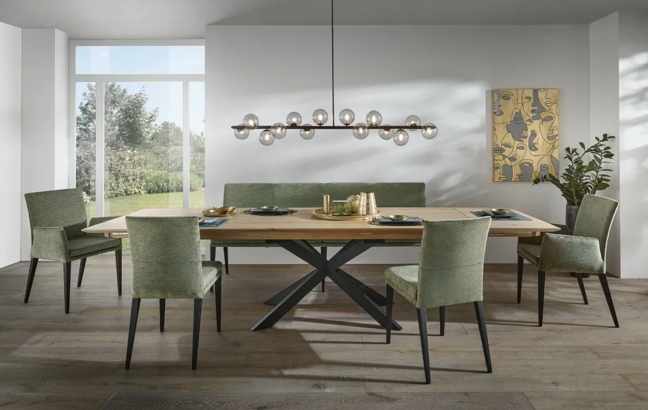 Talara Holztisch und Stühle in Grün