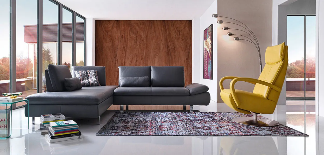 Ob groß, klein, aus Stoff oder Leder – das Sofa sollte zu Ihrem Einrichtungsstil passen.