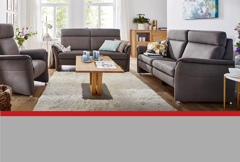 Relaxsessel können für sich selbst stehen und ein Statement setzen oder Teil einer Couchgarnitur sein. 