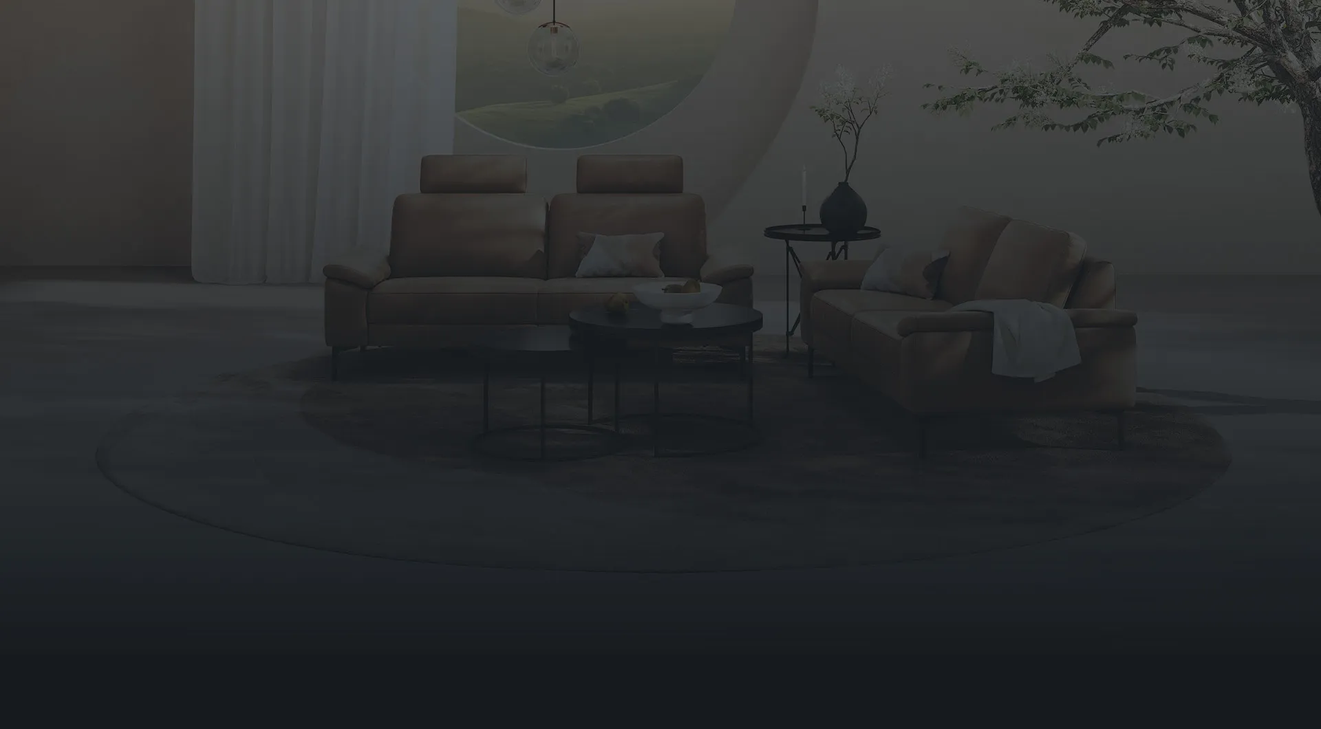 Hochwertige braune Comfort Republic Ledersofas vor edlem Foto-Set mit Baum und Couchtisch