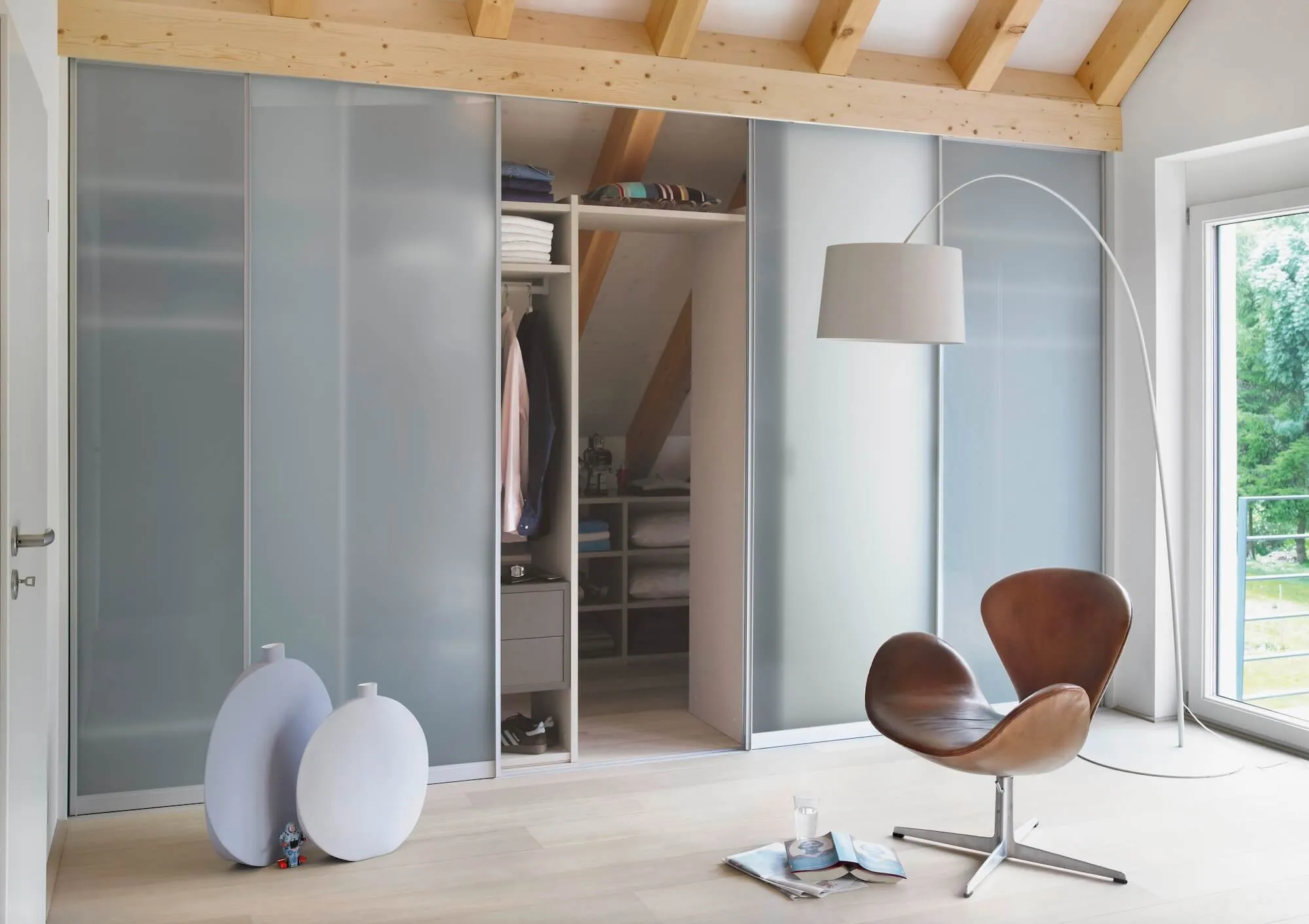 raumplus-schrank-dachschraege-begehbar