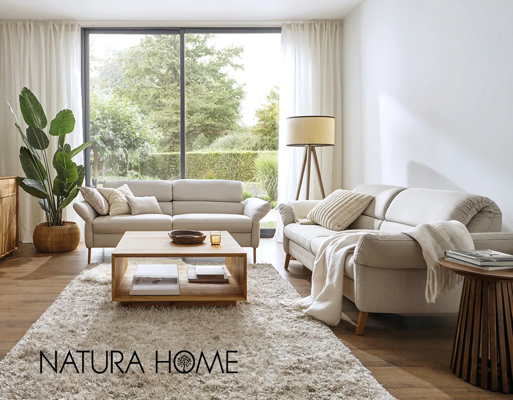 NATURA HOME Möbel für Wohnzimmer, Schlafzimmer und Esszimmer bringen Ruhe und Gemütlichkeit in die Wohnung.