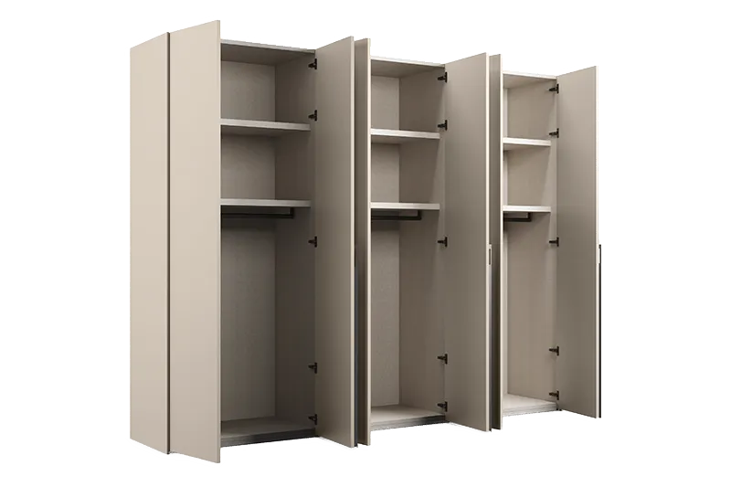 Alles im Blick: der Drehtürenschrank bietet optimale Übersicht auf deine Klamotten.