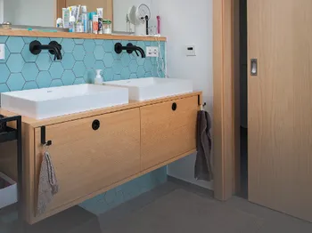 Badezimmerschrank aus Fichte Doppelwaschtisch