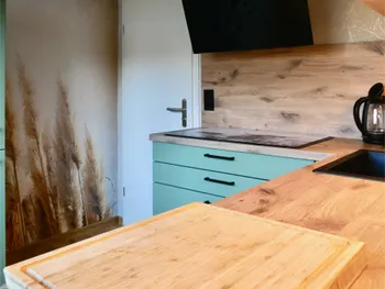 Oberflächenaufnahme einer kleinen Küche