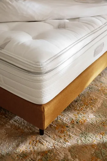contur-boxspringbett-navelli-gelb-topper-matratze.jpg