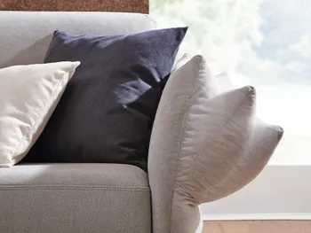 sofa-davos-detail-armteile.jpg