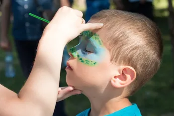 face-painting-2436885_1280.jpg