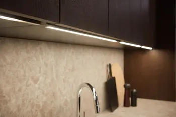 Arbeitsplattenbeleuchtung mit LED-Leisten