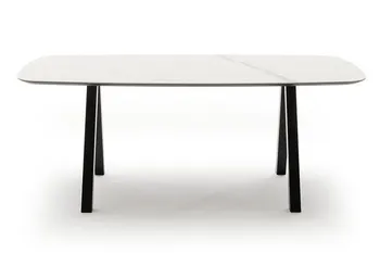raumfreunde-jari-esstisch-weiße-platte-schwarzes-gestell.jpg