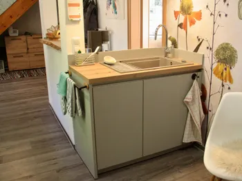 Freistehende Spüle in einer Küche