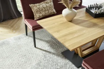 Massivholz Esstisch von oben.