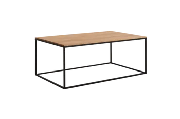 Eckiger Couchtisch mit schwarzem Metallgestell und Tischplatte aus massiver Wildeiche.