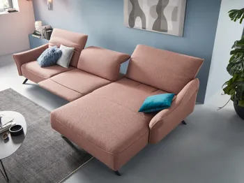 contur_ecksofa_bormio_recamiere_rechts_verstellung_sitztiefe_kopfteil_manuell_beinauflage_elektrisch_stoff_rose_milieu_3_233030_029_2.jpg