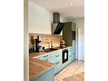 Salbeigrüne Küchenzeile