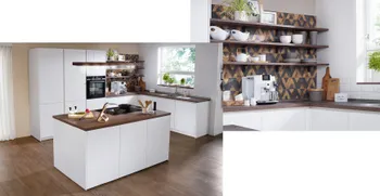 Kücheninsel in weiß und Holz