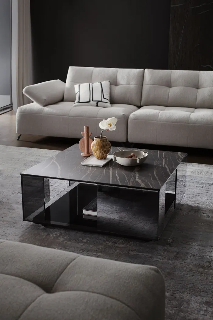  COTUR SANSA nobles Couch- und Beistelltisch-Programm mit Marmorkeramik und Rauchglas